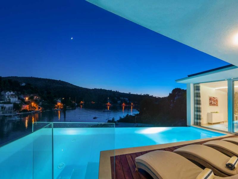 Villa Infinity , Islands  