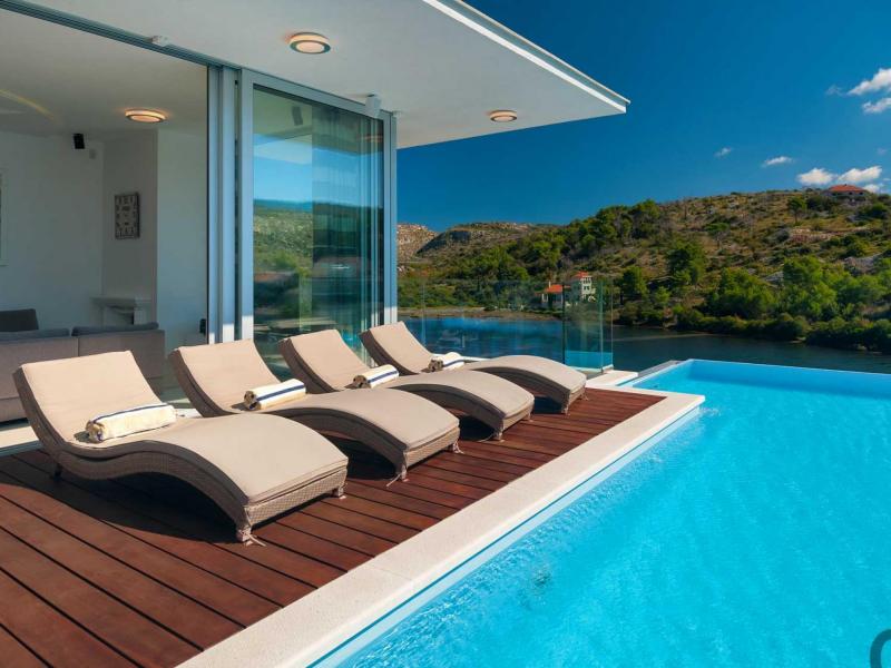 Villa Infinity , Islands  