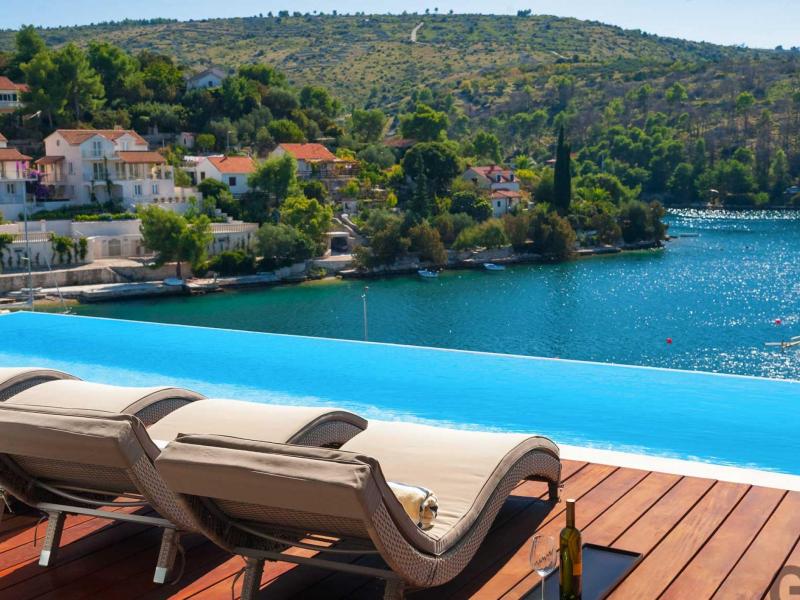 Villa Infinity , Islands  