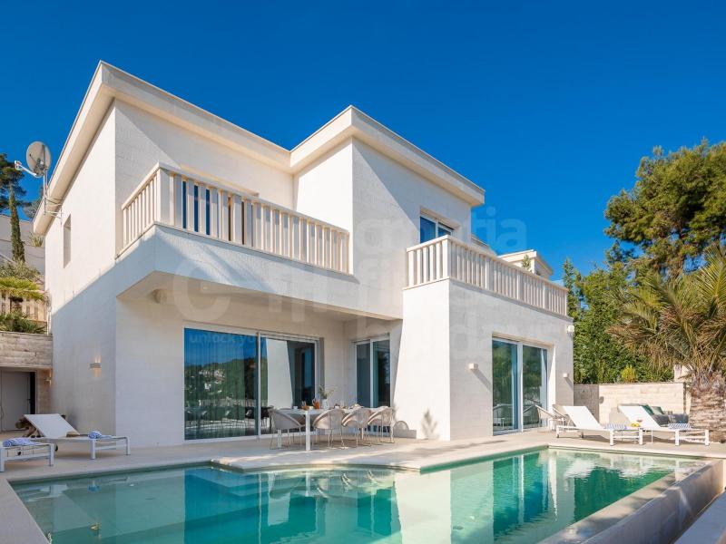 Villa Dorida , Islands  