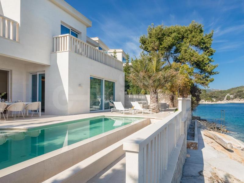 Villa Dorida , Islands  