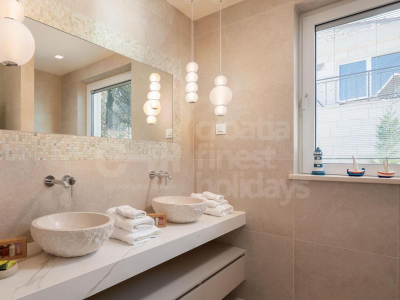 Villa Dorida , Islands  