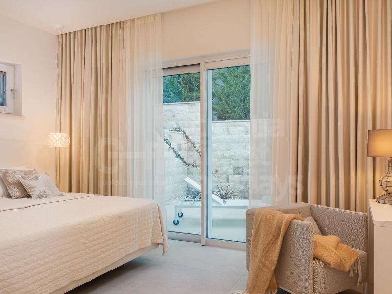 Villa Dorida , Islands  