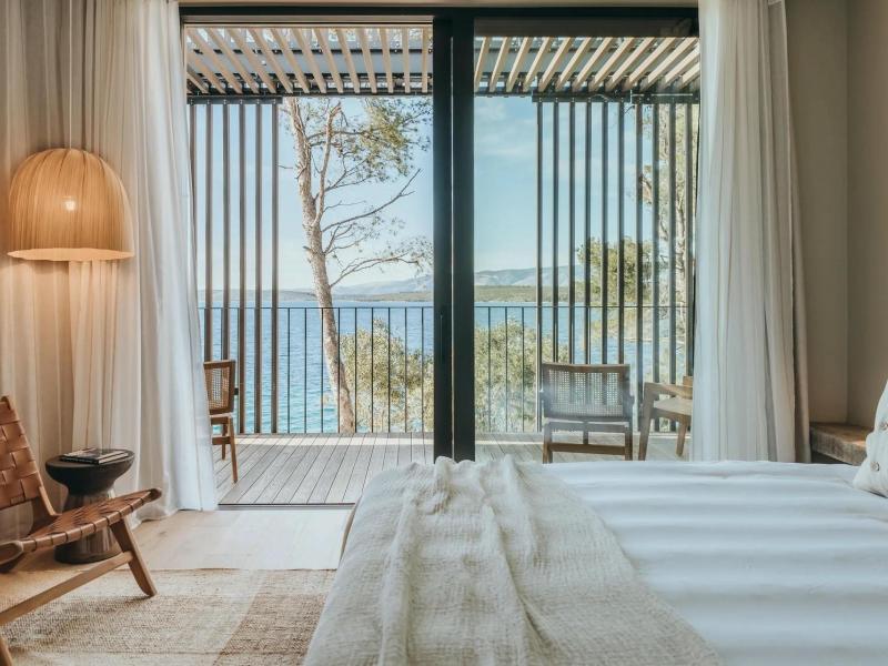 Villa Cascadia , Islands  