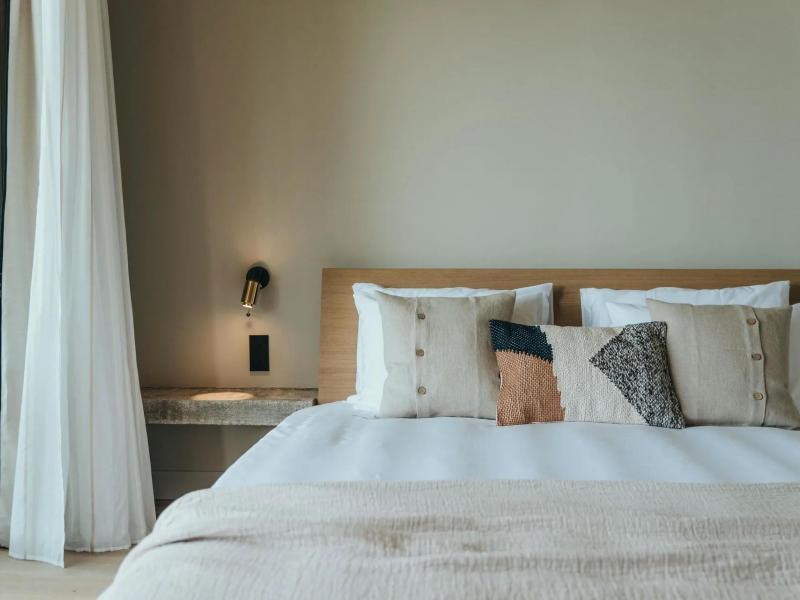 Villa Cascadia , Islands  