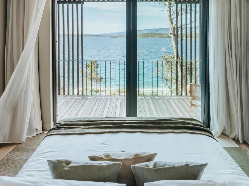 Villa Cascadia , Islands  