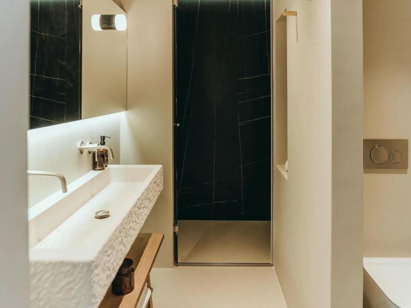 Villa Cascadia , Islands  