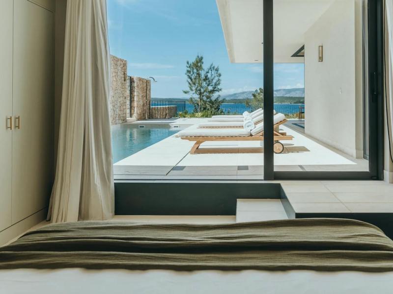 Villa Cascadia , Islands  