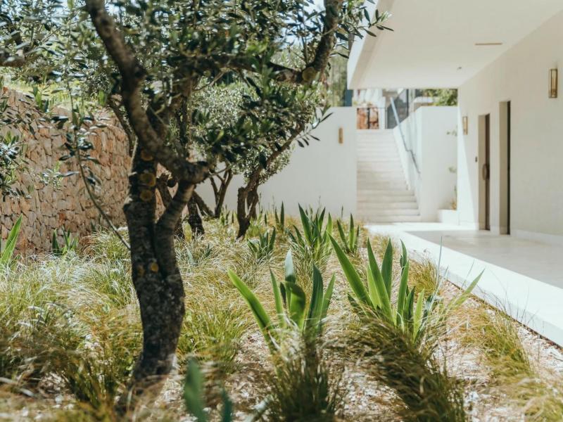 Villa Cascadia , Islands  