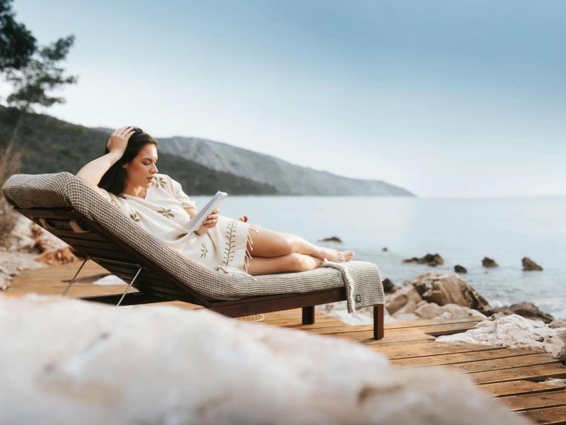 Villa Cascadia , Islands  