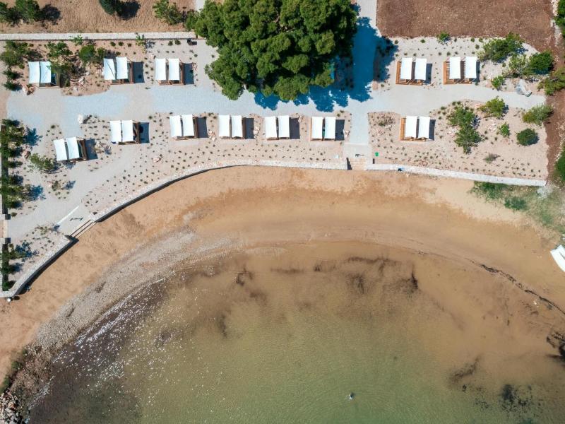 Villa Cascadia , Islands  