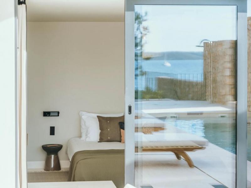 Villa Cascadia , Islands  