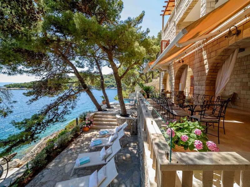 Villa Lavander , Islands  