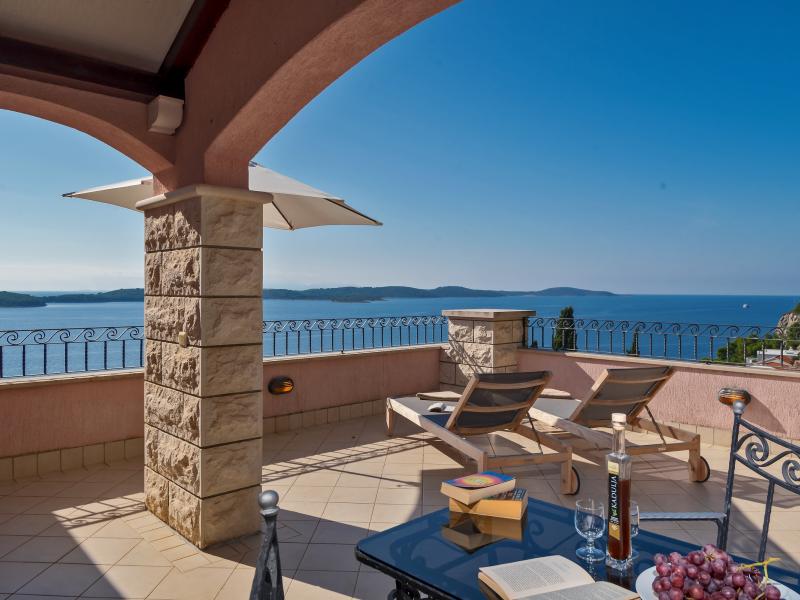 Villa Terra Rossa  , Hvar  