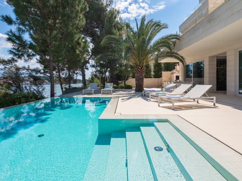 Villa Neptun , Islands  