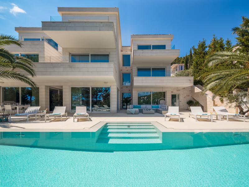 Villa Neptun , Islands  